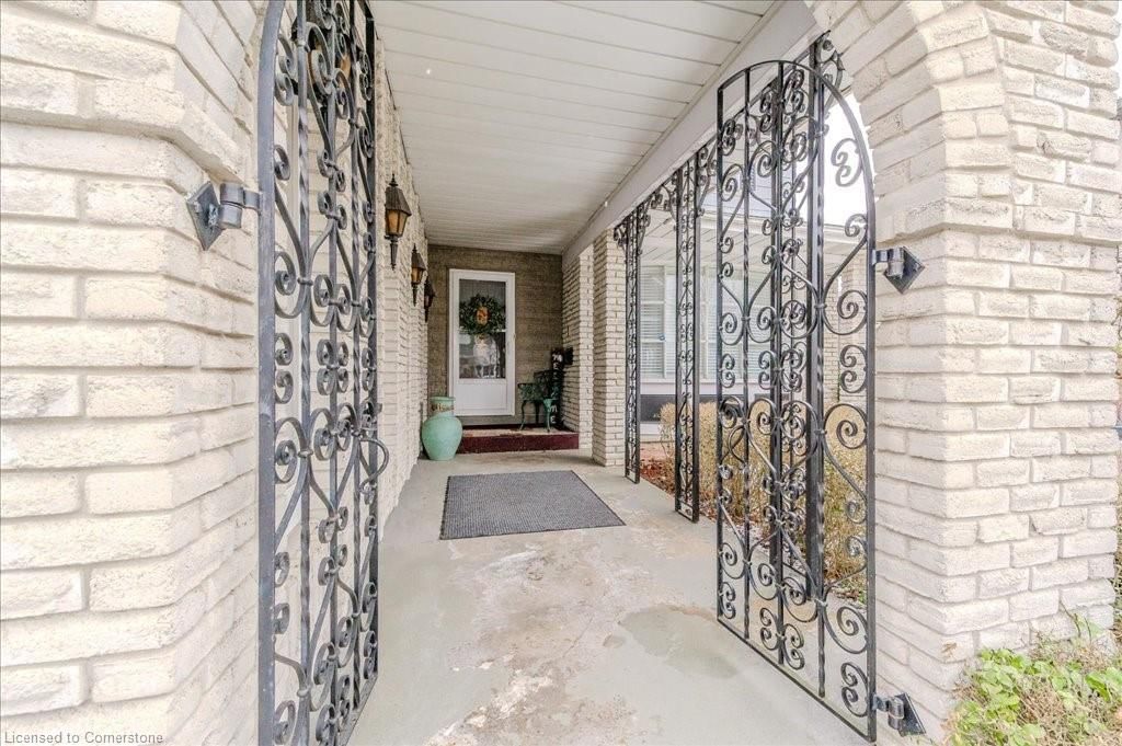 Single Family Residence sold at 184 Forestwood Drive, Kitchener, Forest Heights, N2N 1B8 - MLS: 40708927