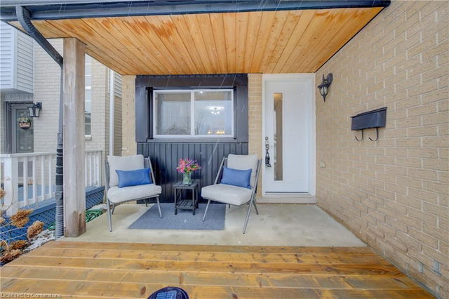 535B Rosemeadow Crescent