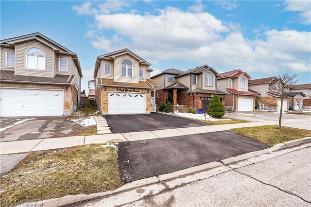 7 Peach Blossom Crescent