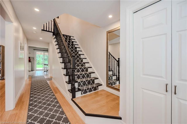 33 Hyslop Drive