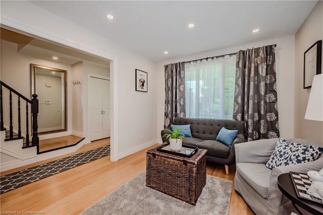 33 Hyslop Drive