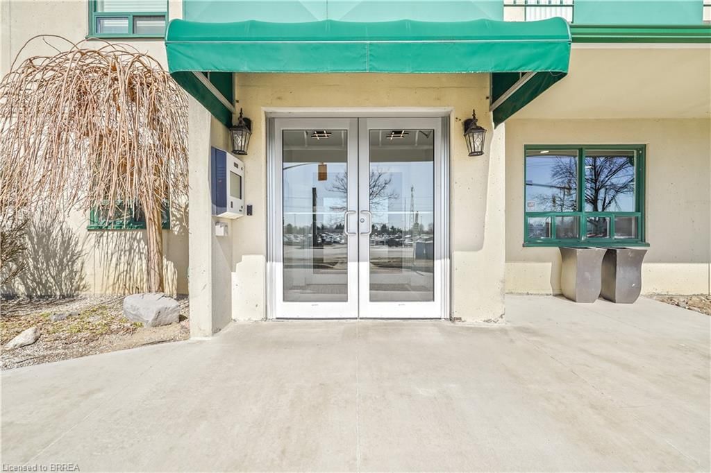 Condo/Apt Unit for sale at 301-421 Fairview Drive, Brantford, Brier Park, N3R 7M3 - MLS: 40711018