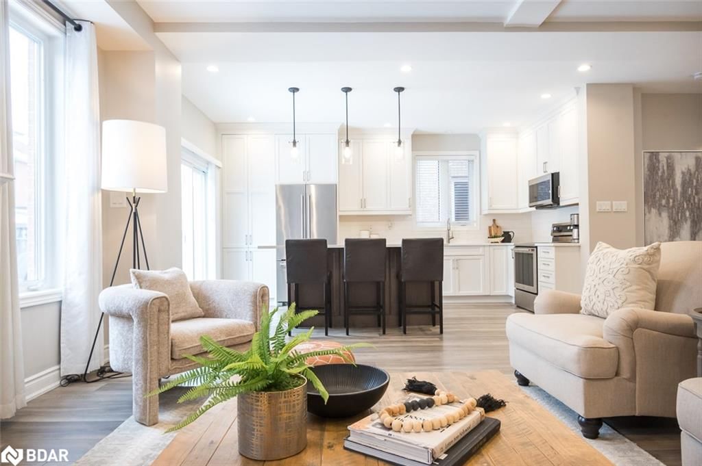 Single Family Residence sold at 401 Black Drive, Milton, CL Clarke, L9T 6R8 - MLS: 40711451