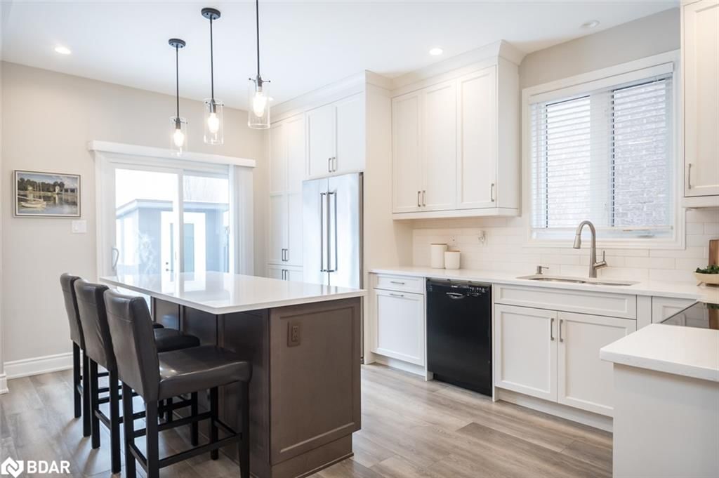Single Family Residence sold at 401 Black Drive, Milton, CL Clarke, L9T 6R8 - MLS: 40711451