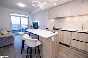 7950 Bathurst Street #1409, Vaughan, Ontario