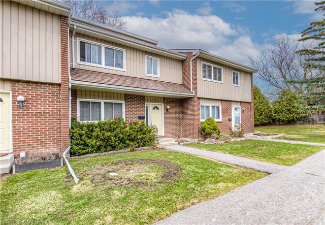 9 - 121 University Avenue