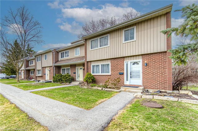 9 - 121 University Avenue