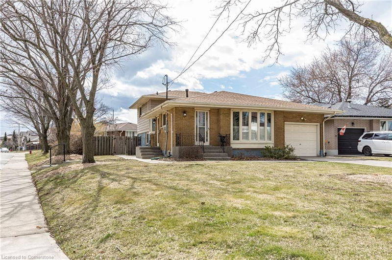 2 Melody Court, Hamilton, Ontario