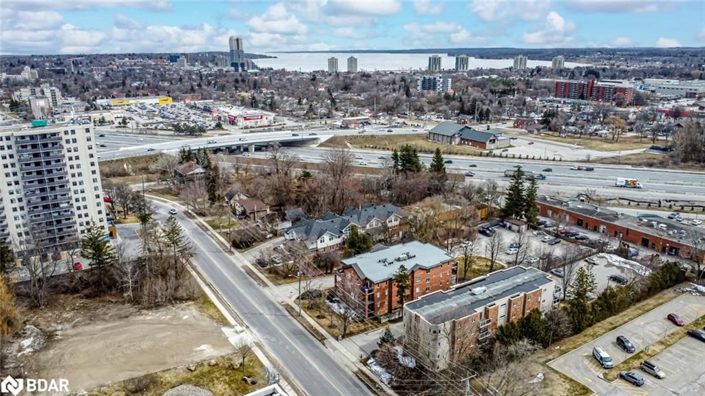 Condo/Apt Unit sold at 203-117 Edgehill Drive, Barrie, West, L4N 1L9 - MLS: 40711969