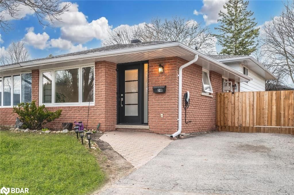 Single Family Residence for sale at 24B Bernick Drive, Barrie, East, L4M 5J5 - MLS: 40712385