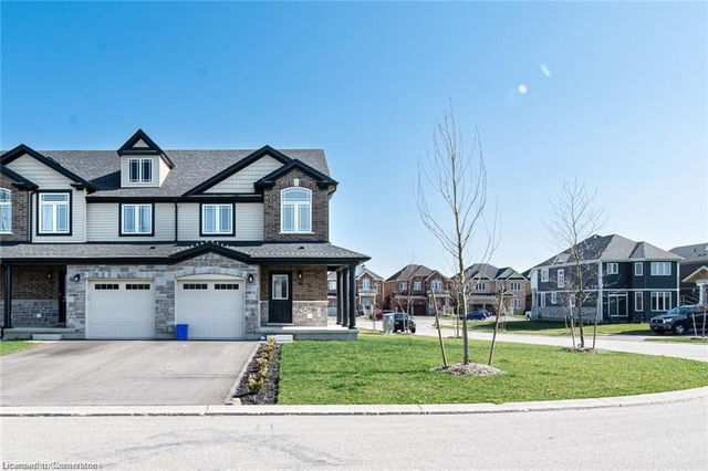 10 Bawcutt Crescent