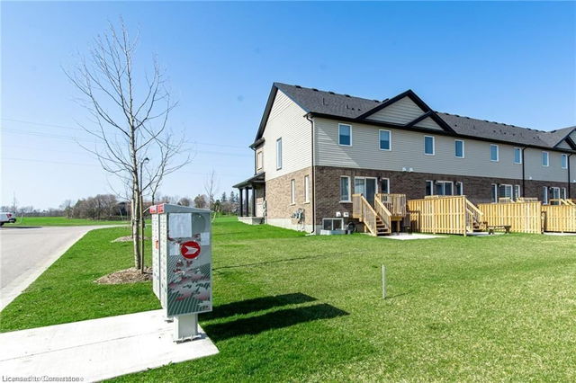 10 Bawcutt Crescent