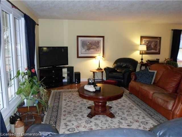 Single Family Residence leased at 3 Hopkins Court, Hamilton, Pleasant View/Hopkins, L9H 5M6 - MLS: 40713090