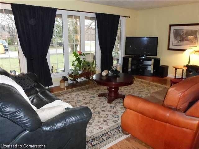 Single Family Residence leased at 3 Hopkins Court, Hamilton, Pleasant View/Hopkins, L9H 5M6 - MLS: 40713090