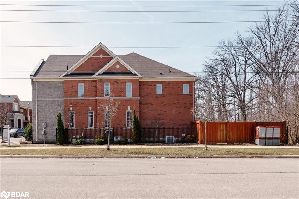 Single Family Residence for sale at 300 Mcgibbon Drive, Milton, CL Clarke, L9T 8V3 - MLS: 40714075