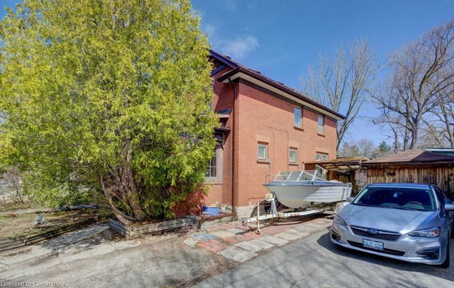 102 Dunbar Road S