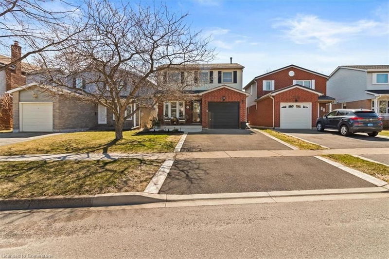 2257 Silverbirch Court, Burlington, Ontario