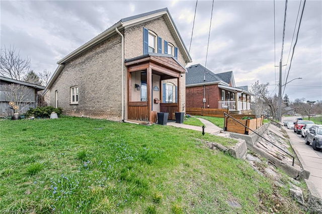 12 Grandview Street