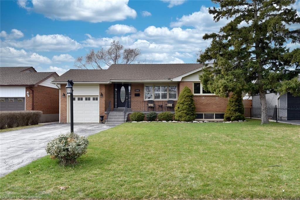 Single Family Residence for sale at 1204 Tavistock Drive, Burlington, Mountainside, L7P 2N5 - MLS: 40715530