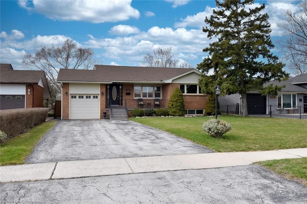 Single Family Residence for sale at 1204 Tavistock Drive, Burlington, Mountainside, L7P 2N5 - MLS: 40715530