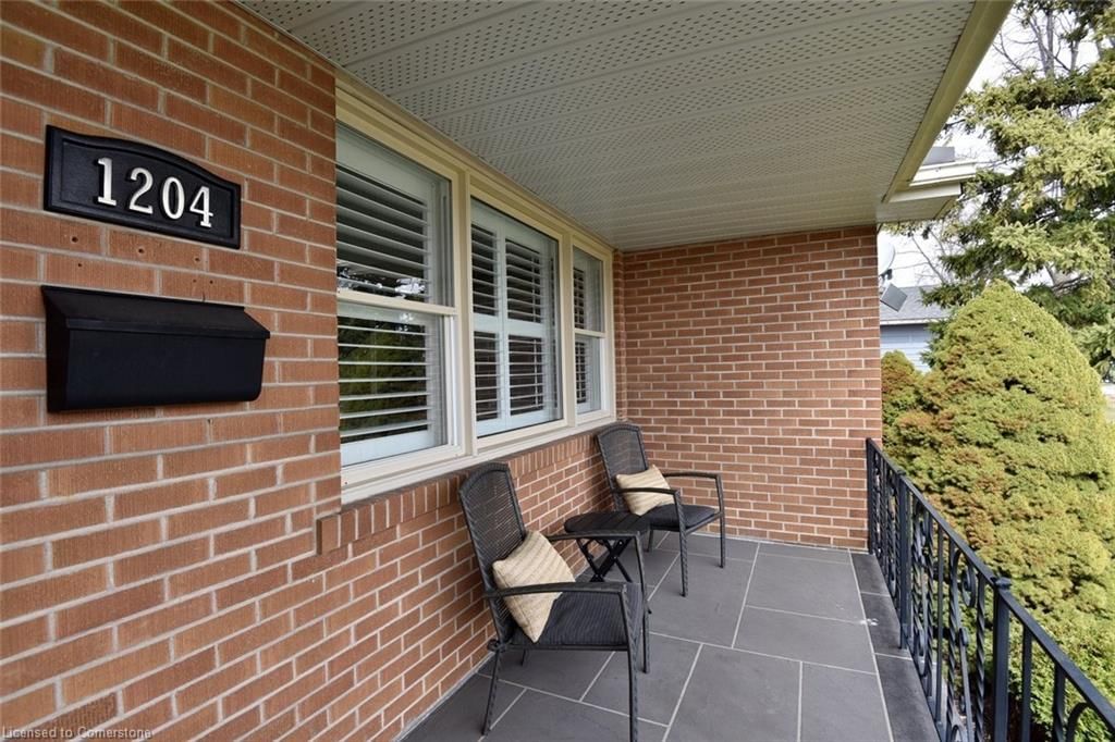 Single Family Residence for sale at 1204 Tavistock Drive, Burlington, Mountainside, L7P 2N5 - MLS: 40715530