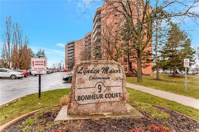 902 - 9 Bonheur Court