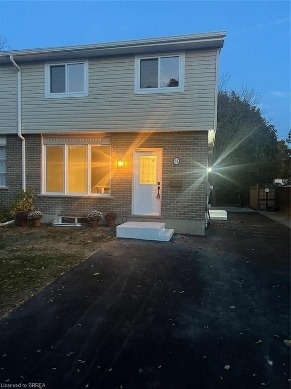 54 Debby Crescent
