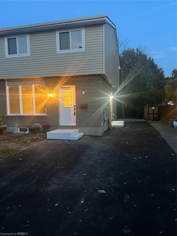 54 Debby Crescent