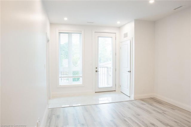 207 - 55 Wood Street