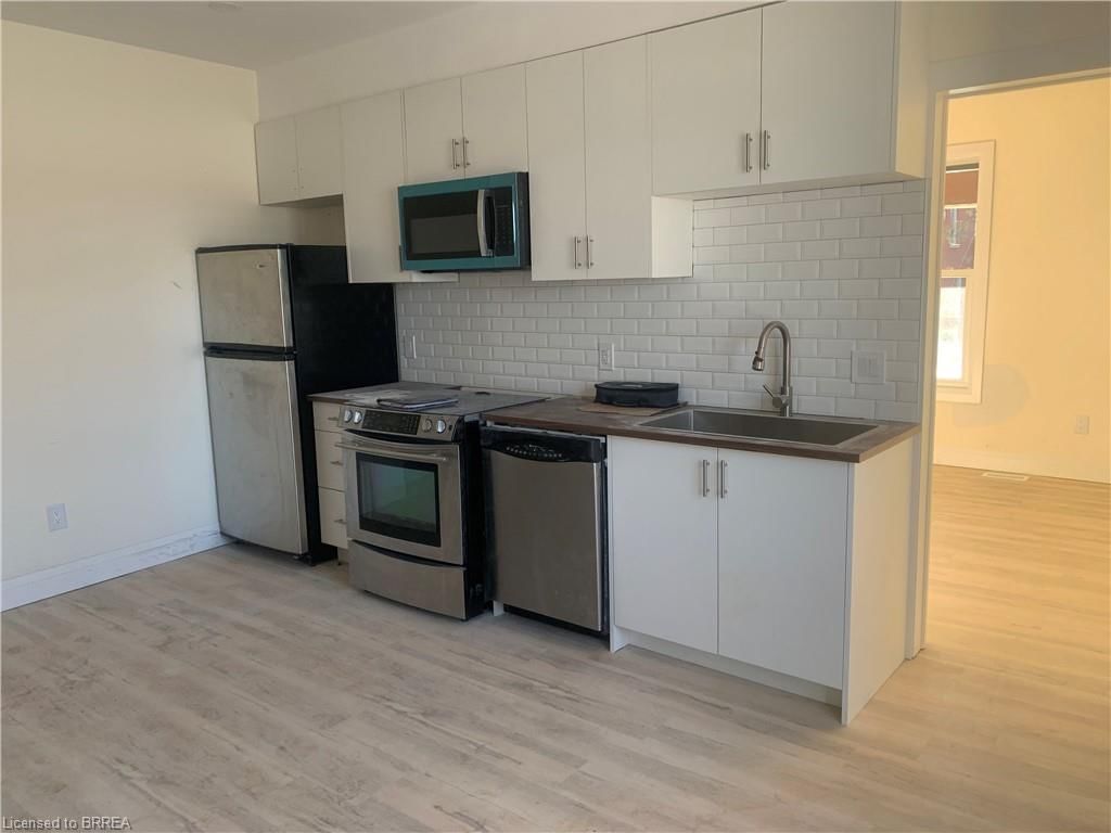 Single Family Residence for lease at B-59 Church Street, Brantford, Holmedale, N3T 3R2 - MLS: 40716612