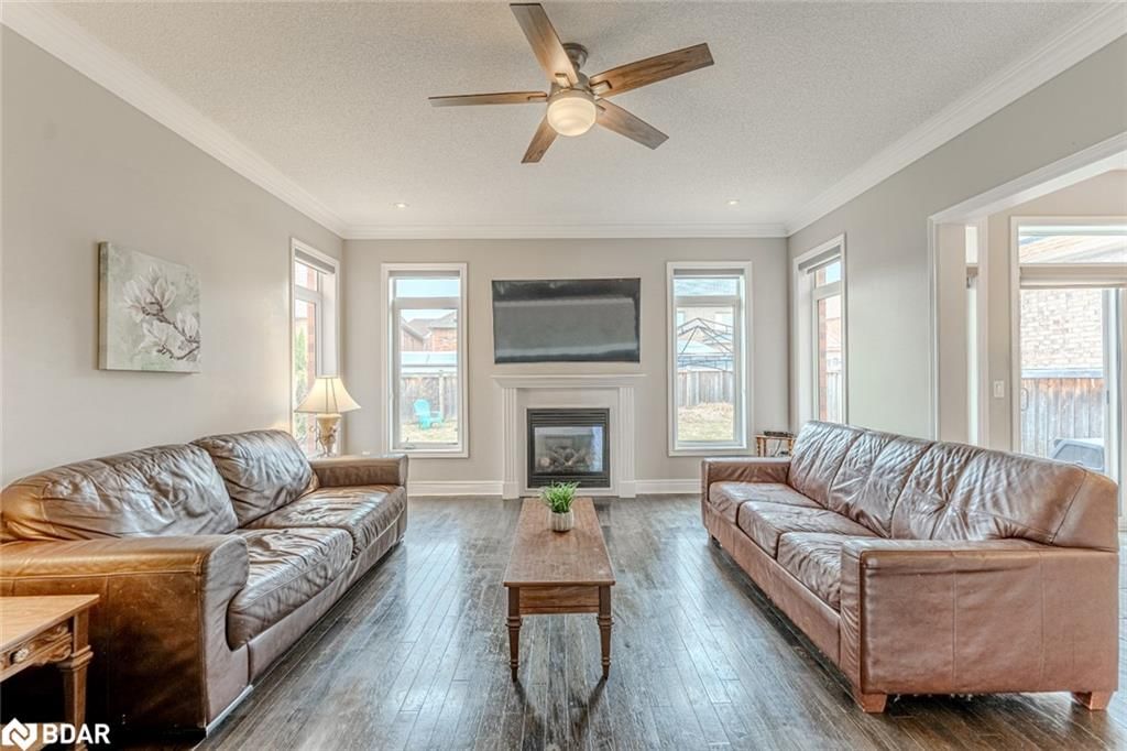 Single Family Residence for sale at 35 Royal Park Boulevard, Barrie, Innishore, L4N 6M8 - MLS: 40716657