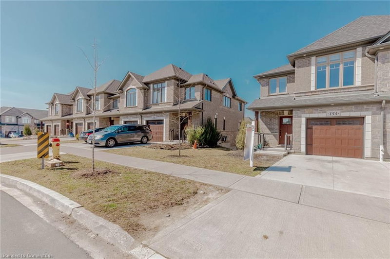 133 Hollybrook Trail