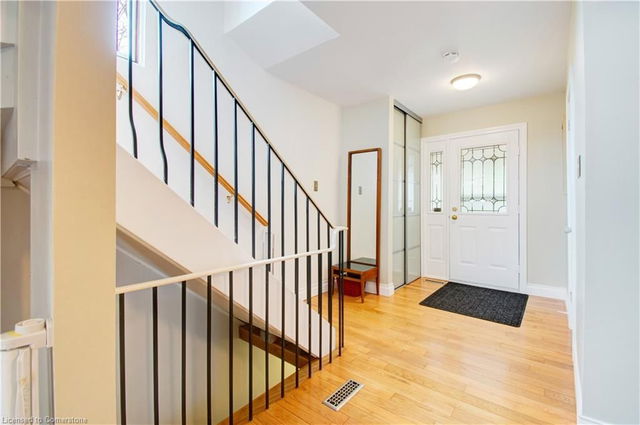 3483 Ash Row Crescent