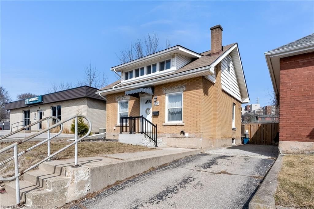 Single Family Residence for sale at 309 Brant Avenue, Brantford, Abigail/Lyons, N3T 3J8 - MLS: 40717027