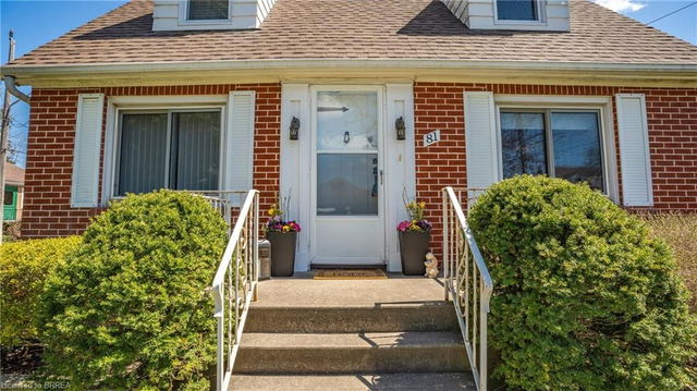 81 Lyons Avenue