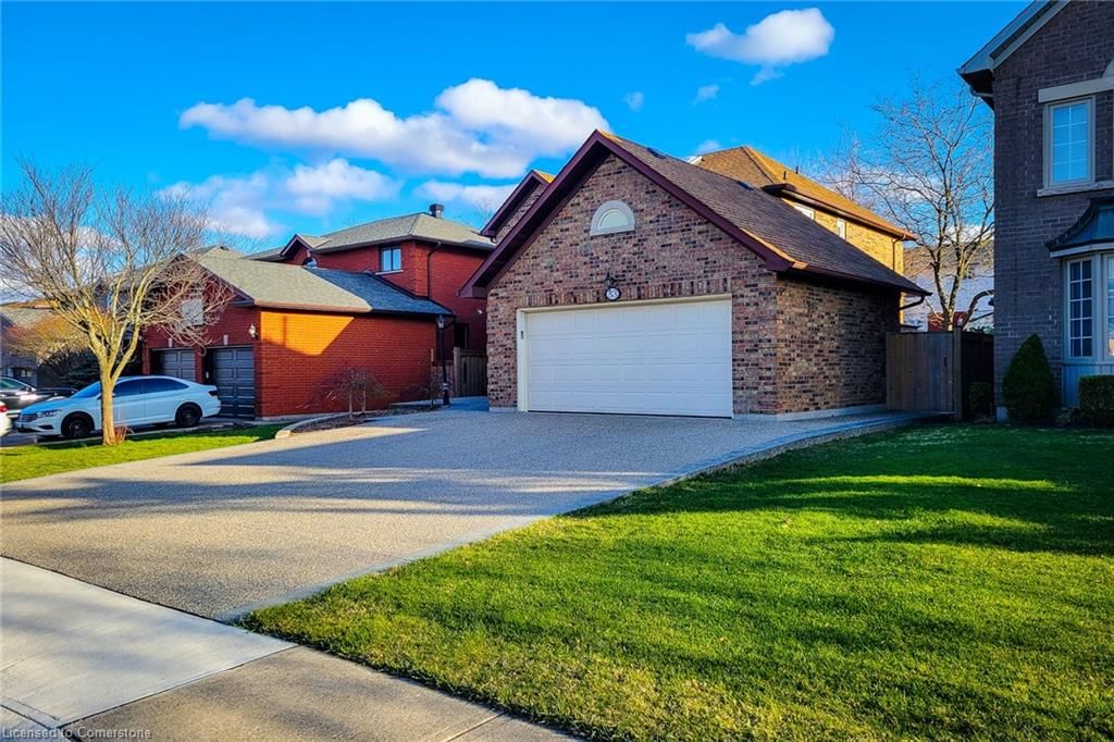 Single Family Residence for sale at 33 Caswell Drive, Hamilton, Gurnett, L9C 7N3 - MLS: 40717403