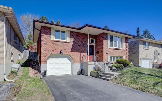 40 Sabrina Crescent