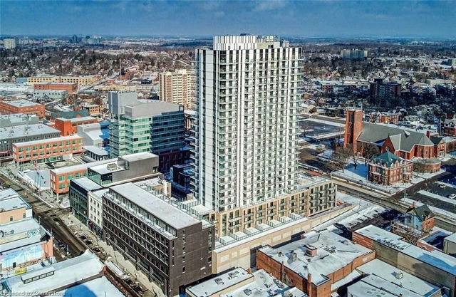905 - 55 Duke Street