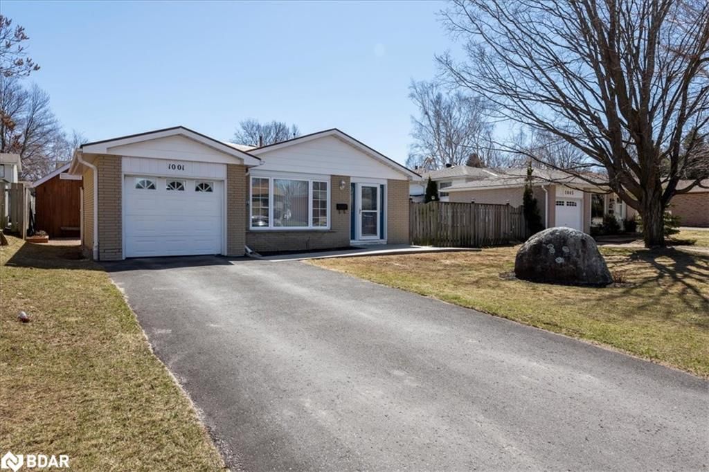 Single Family Residence for sale at 1001 Howard Street, Midland, West of King Street, L4R 4P8 - MLS: 40717793
