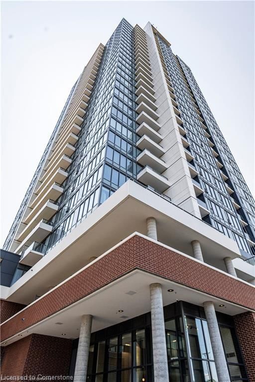 2504 - 15 Wellington Street