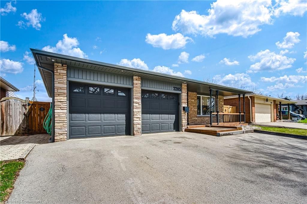 Single Family Residence sold at 2205 Lancaster Crescent, Burlington, Brant Hills, L7P 3G4 - MLS: 40717815