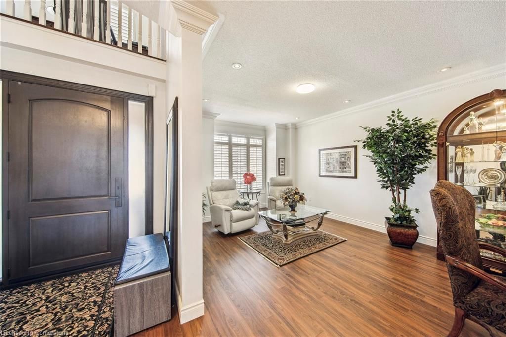 Single Family Residence for sale at 4228 Amaletta Crescent, Burlington, Millcroft, L7M 5C5 - MLS: 40719219