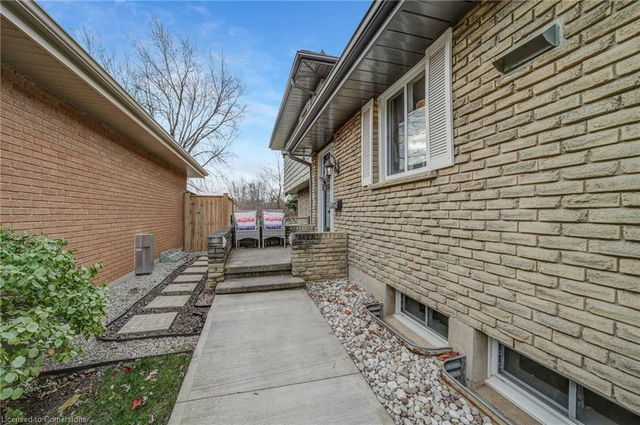 53 Winding Way