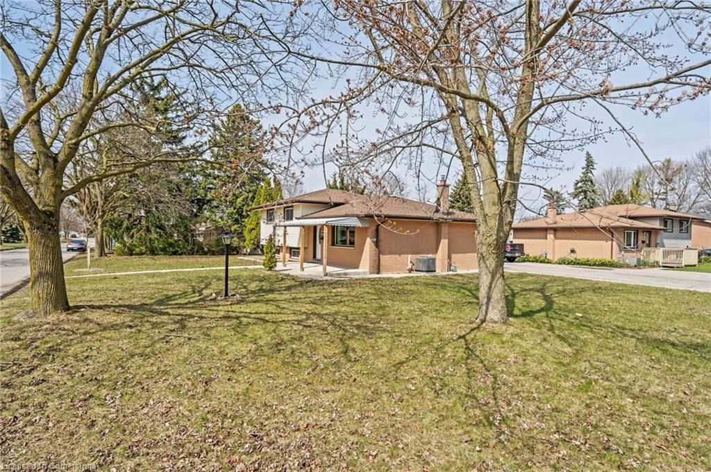 Single Family Residence for sale at 1151 Lancaster Street, London, East D, N5V 2L4 - MLS: 40719467