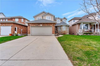 492 Sandbanks Crescent