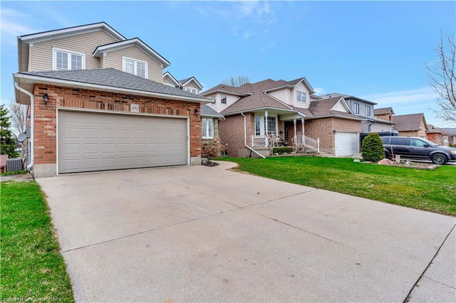 492 Sandbanks Crescent