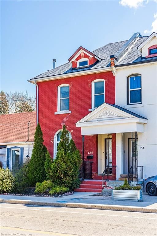 136 Dundurn Street N