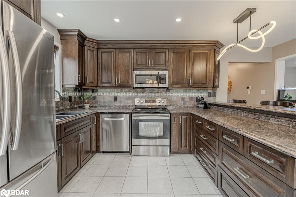 Single Family Residence for sale at 38 Benson Drive, Barrie, West, L4N 7Y1 - MLS: 40719710
