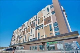 211 - 560 North Service Road