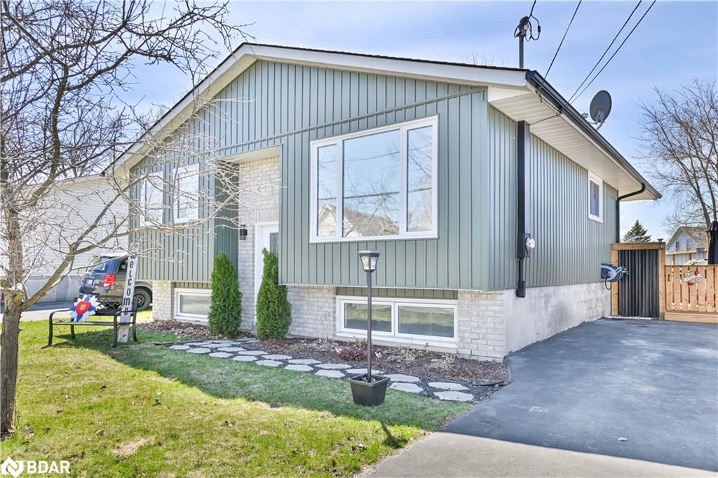 Single Family Residence for sale at 126 West Street, Quinte West, Trenton Ward, K8V 2M5 - MLS: 40719945